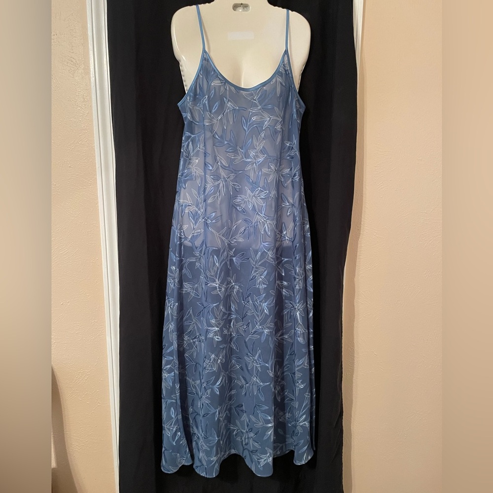 Beautiful Halston blue trailing leaves nightgown with satin piping trim
